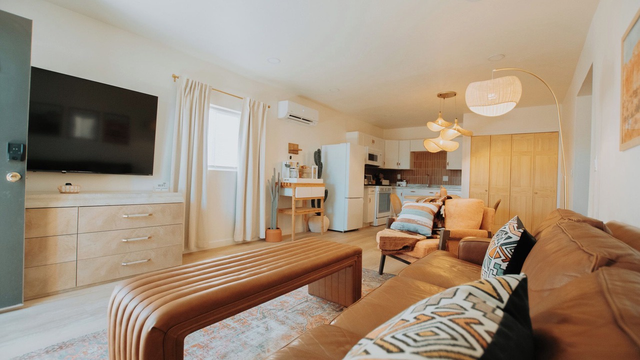 Photo of Livingroom in South Broadway
