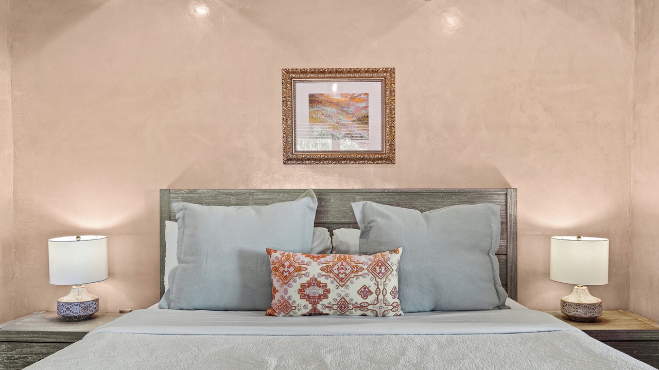 Photo of Bedroom in Tesuque