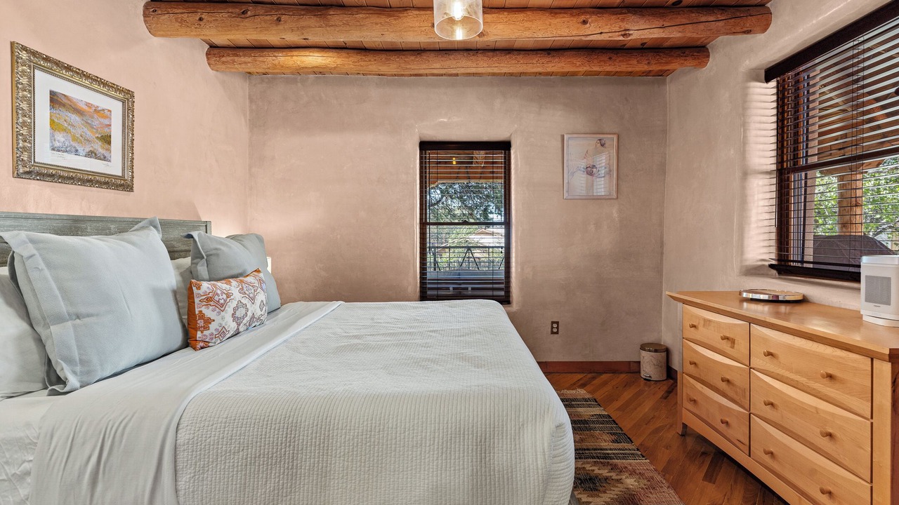 Photo of Bedroom in Tesuque
