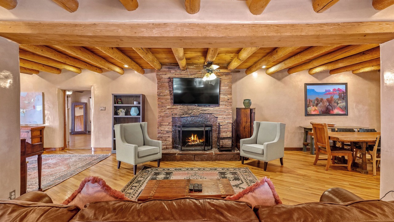 Photo of Livingroom in Tesuque