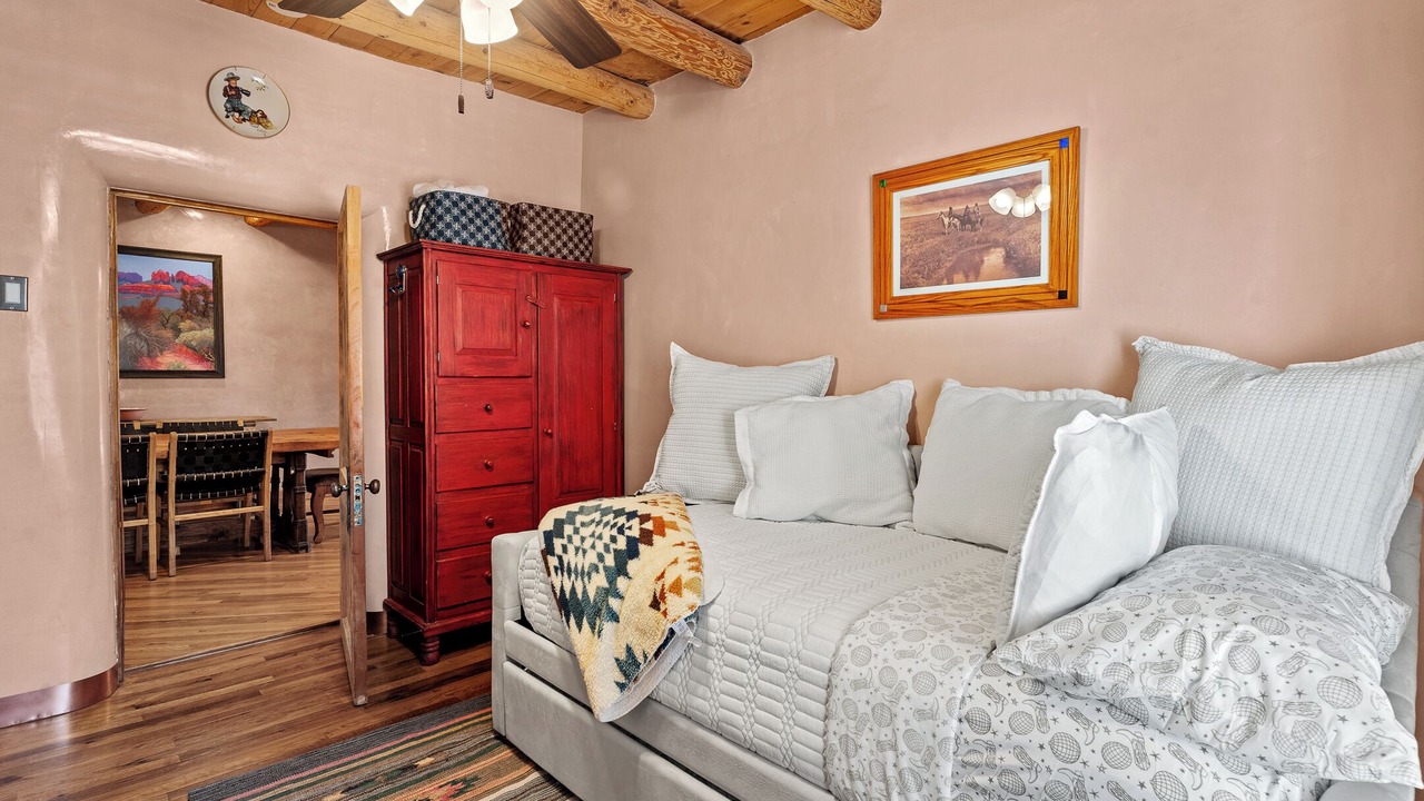 Photo of Bedroom in Tesuque