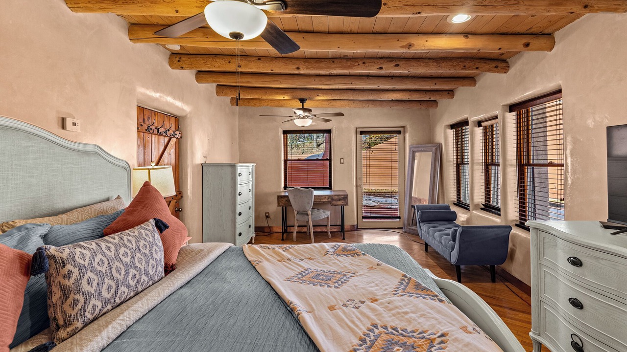 Photo of Bedroom in Tesuque