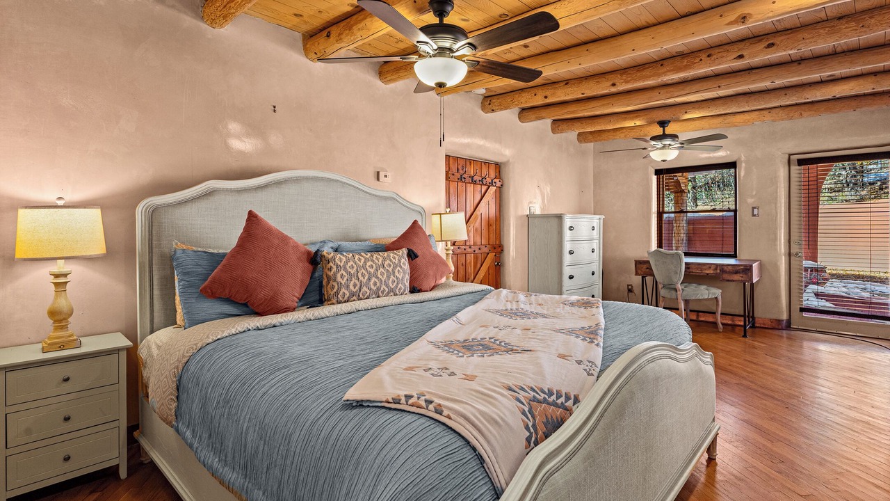 Photo of Bedroom in Tesuque
