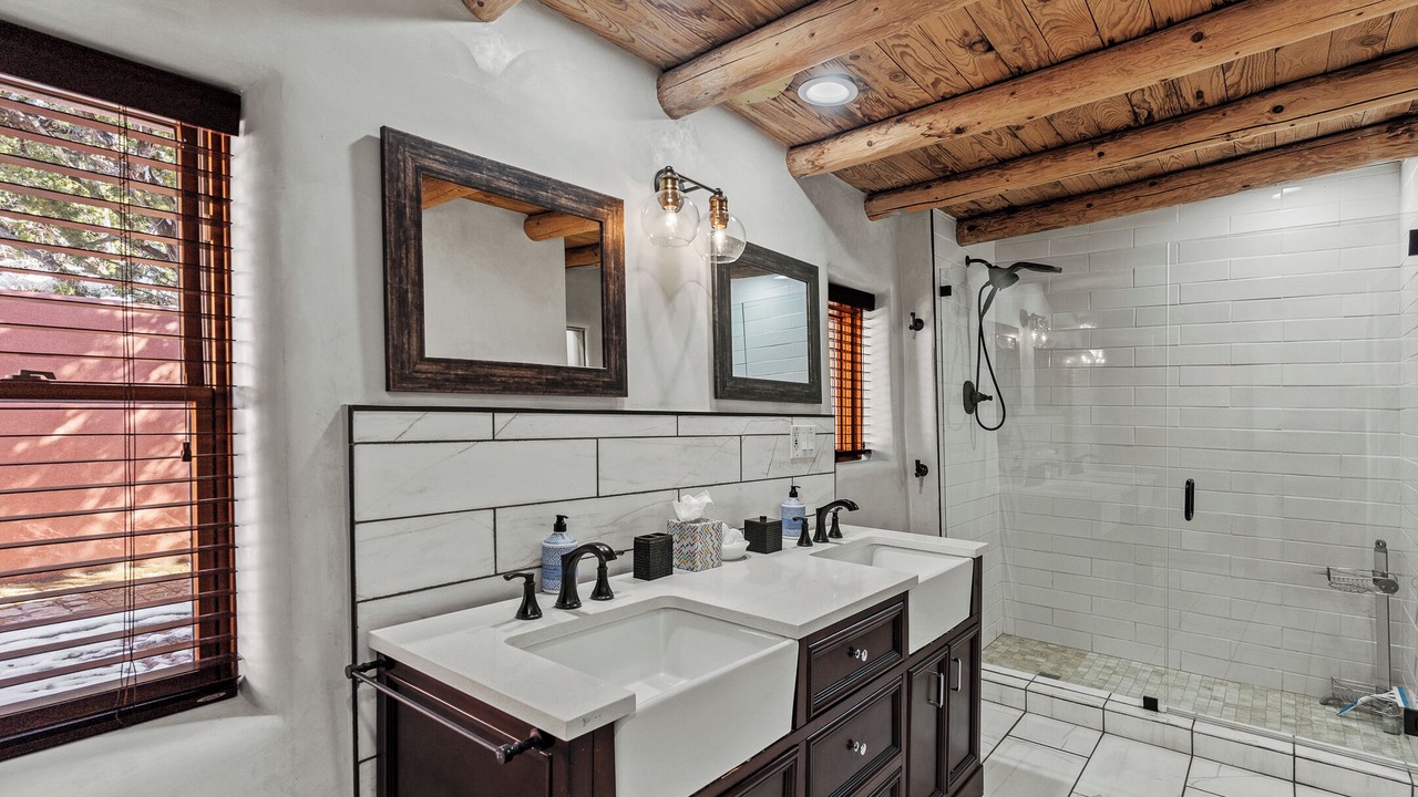 Photo of Bathroom in Tesuque
