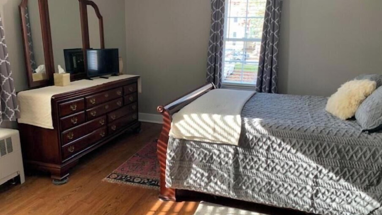 Photo of Bedroom in Village of Waterford