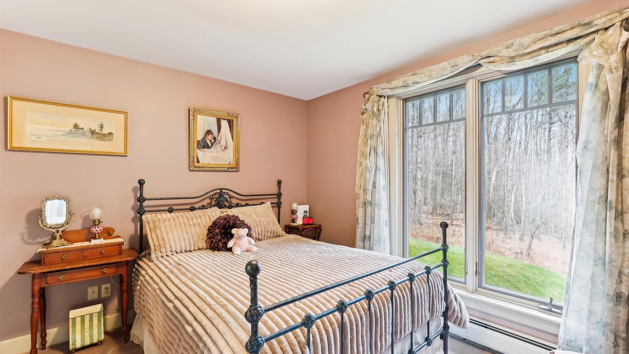 Photo of Bedroom in Stowe Hollow