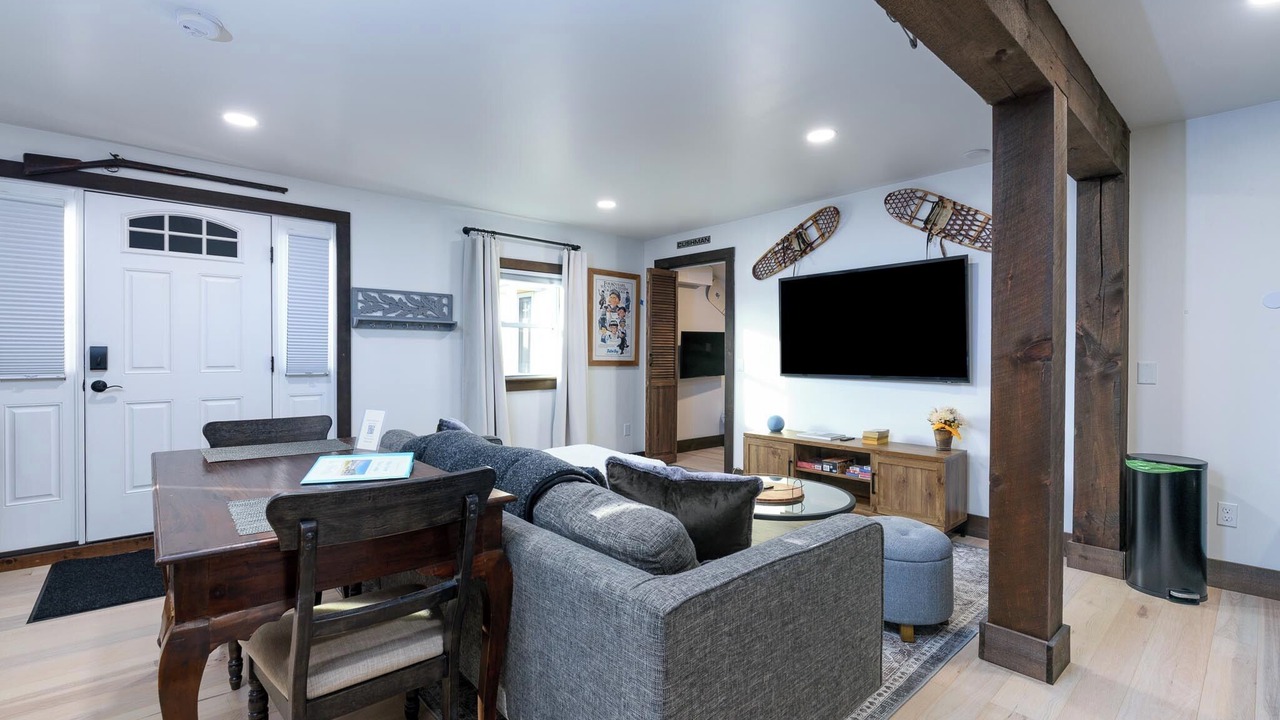 Photo of Livingroom in Waterbury Center