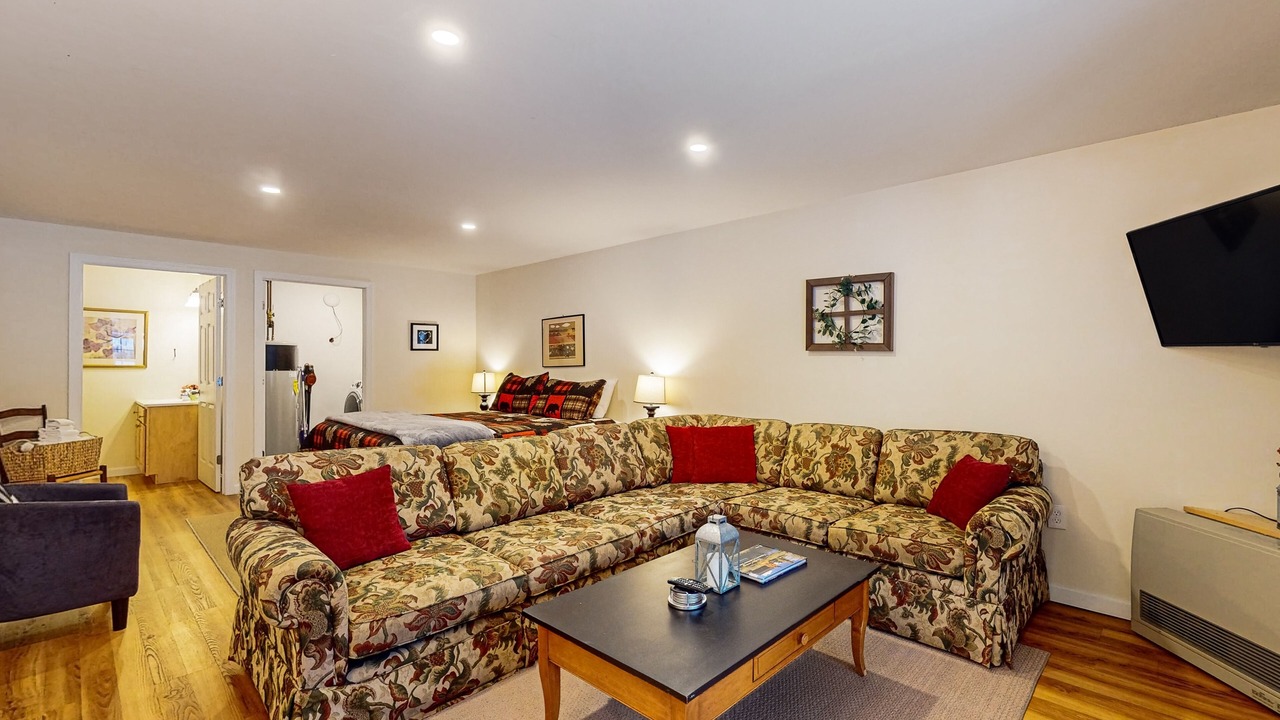 Photo of Livingroom in Jeffersonville