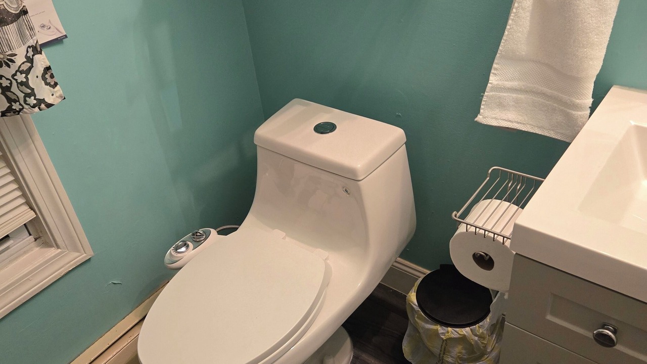 Photo of Bathroom in Asylum Hill