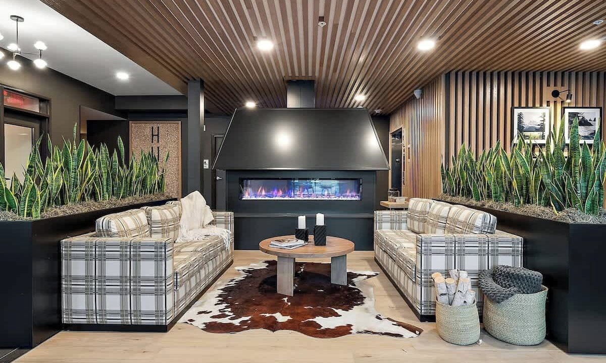 Photo of Livingroom in St. Anthony West