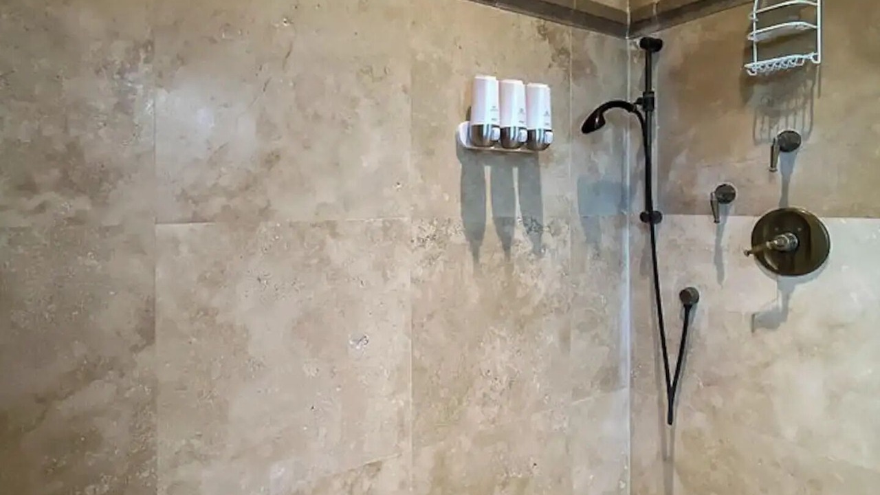 Photo of Bathroom in Espanola