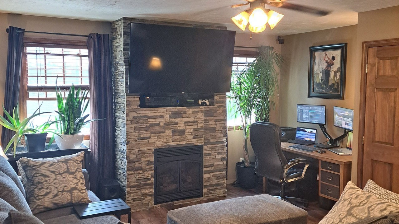 Photo of Livingroom in Monaca