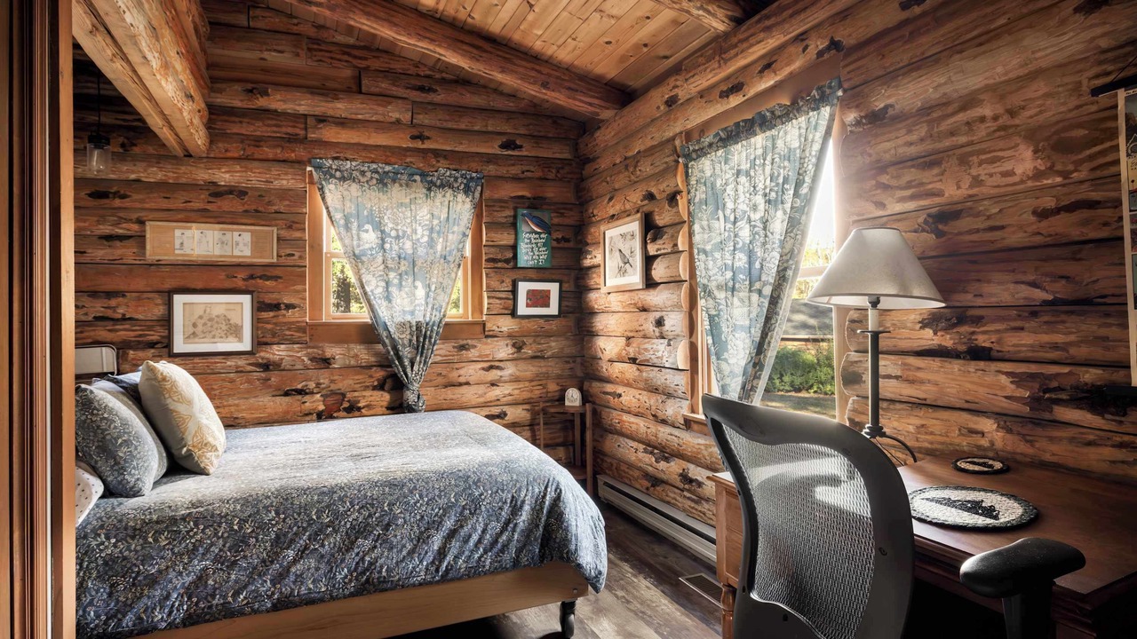 Photo of Bedroom in Paw Paw