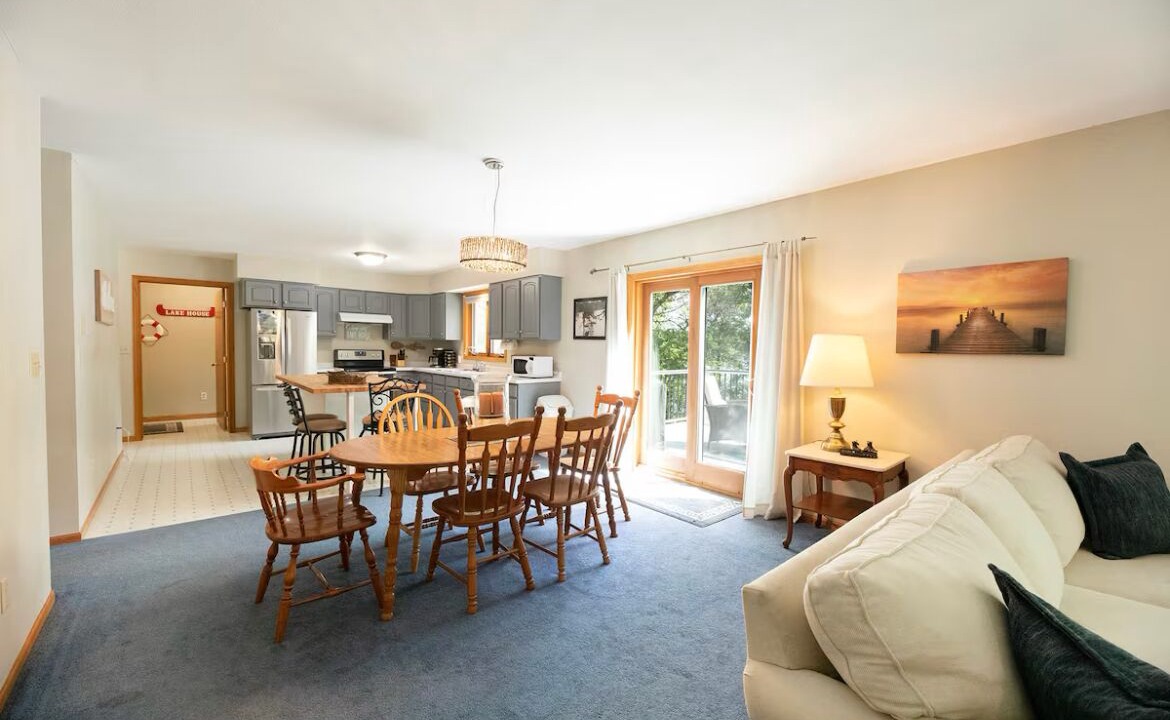 Photo of Livingroom in Spooner