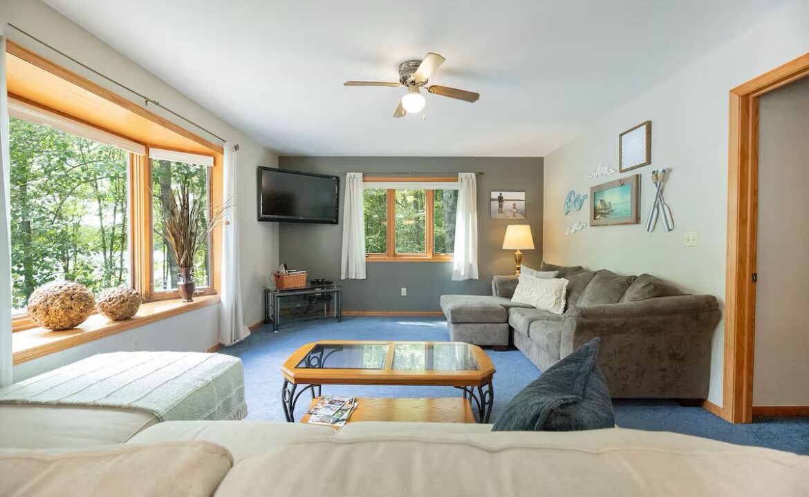 Photo of Livingroom in Spooner