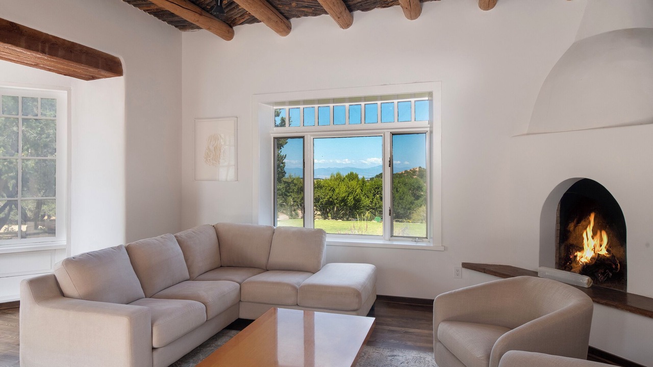 Photo of Livingroom in Tesuque