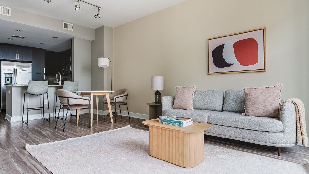 Photo of Livingroom in Woodmont Triangle