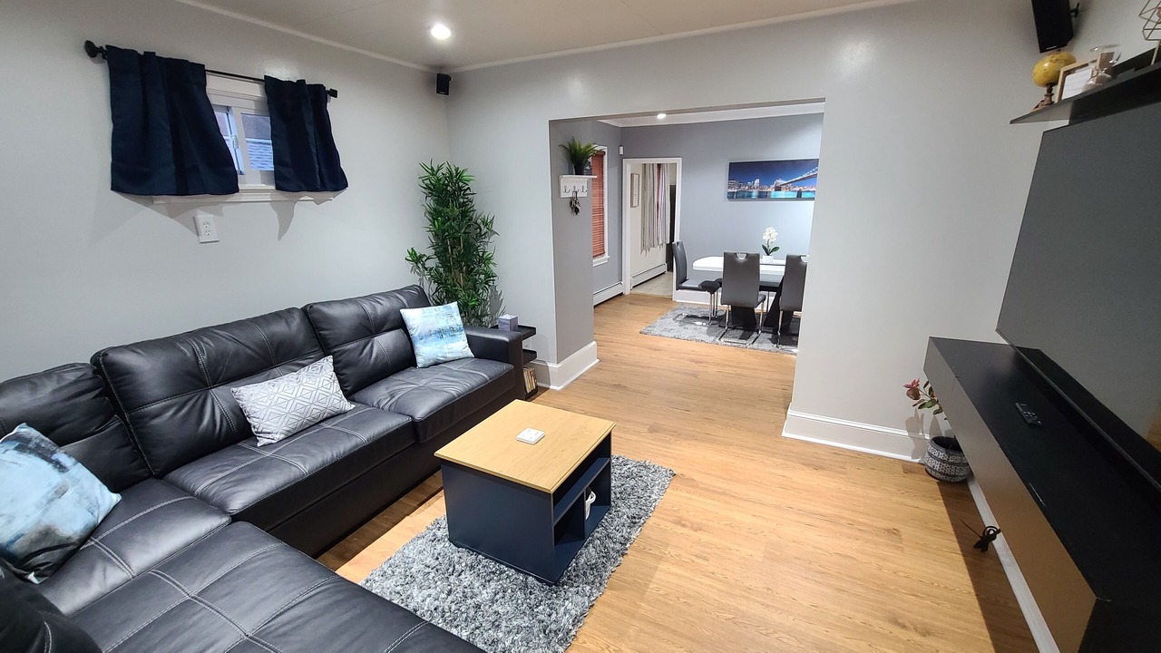 Photo of Livingroom in Wethersfield