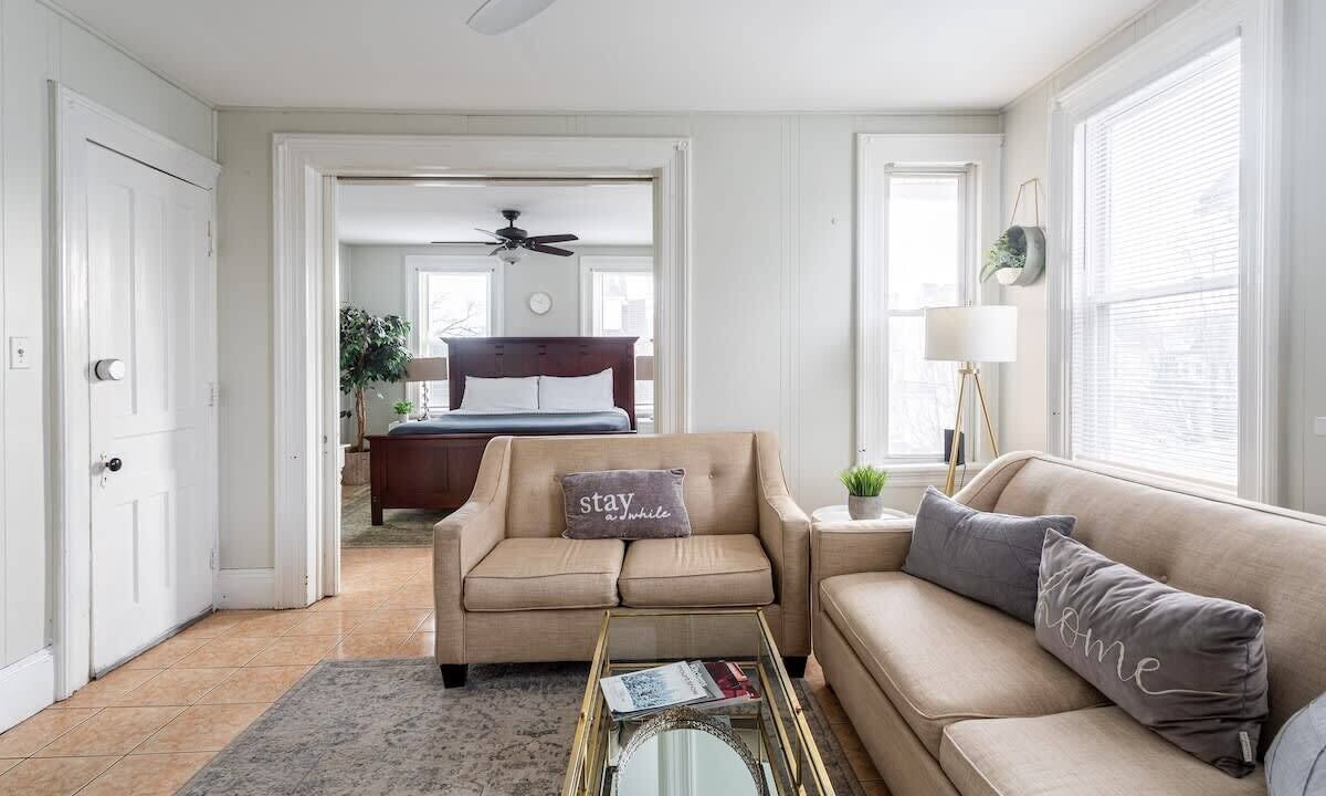 Photo of Livingroom in West End - West Side