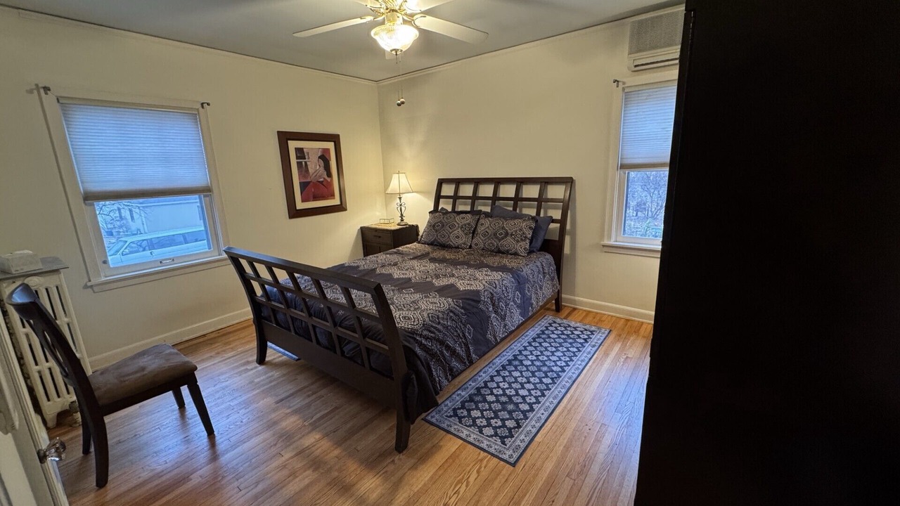 Photo of Bedroom in Hale
