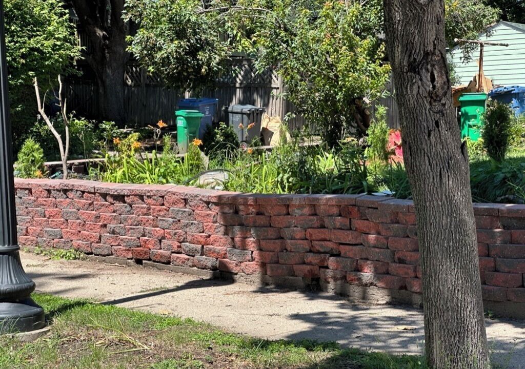Photo of Outdoor in Hale