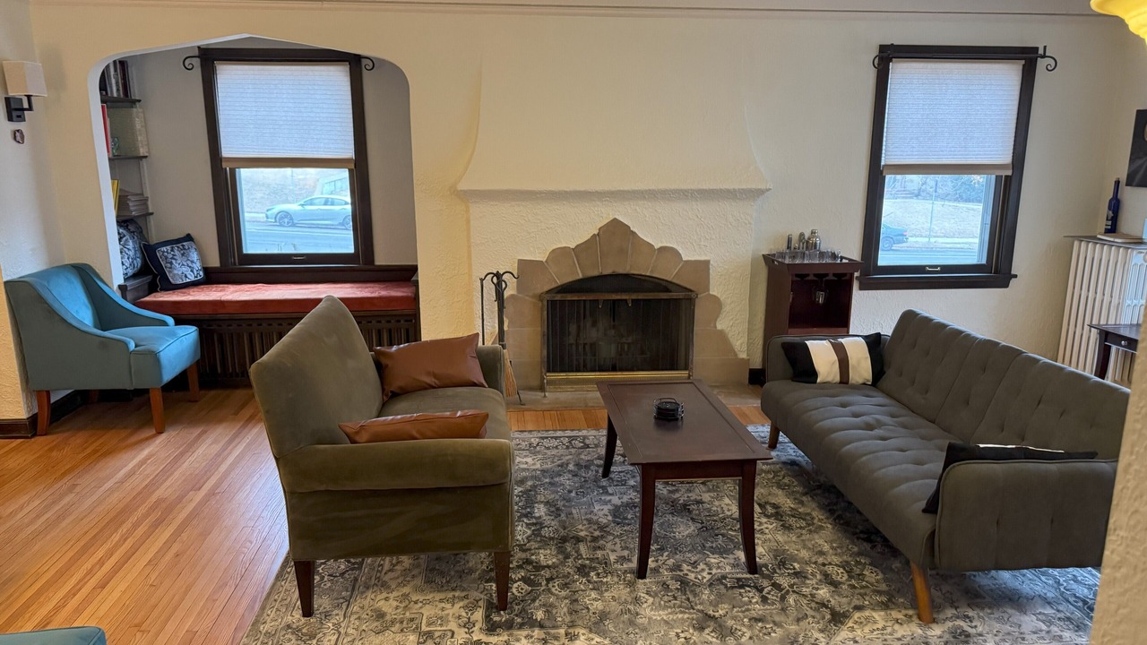 Photo of Livingroom in Hale