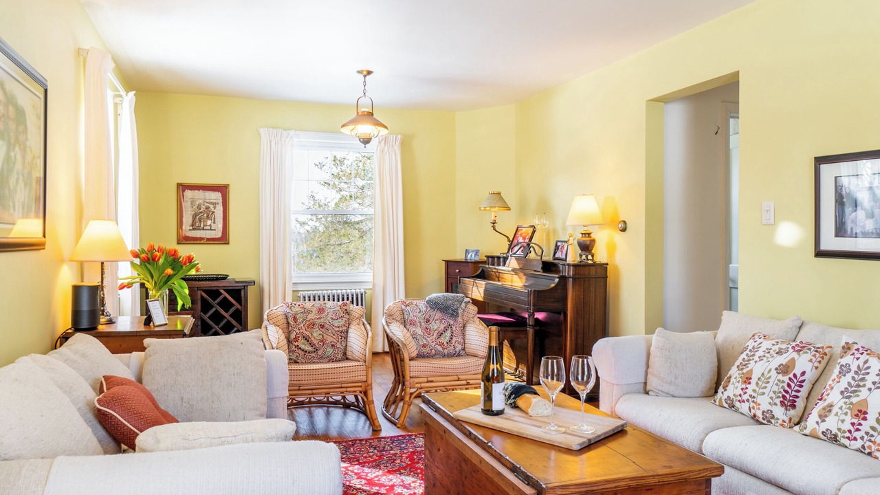 Photo of Livingroom in Lanesborough