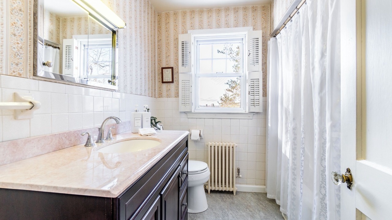 Photo of Bathroom in Lanesborough