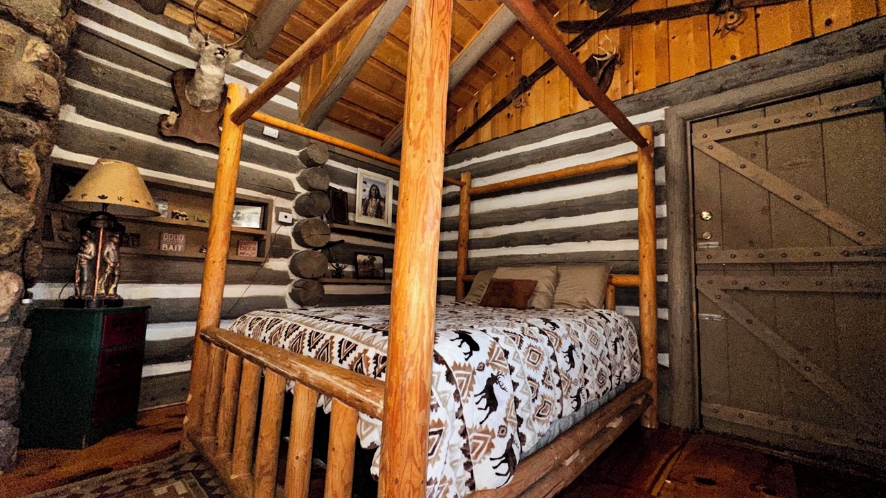 Photo of Bedroom in Placitas