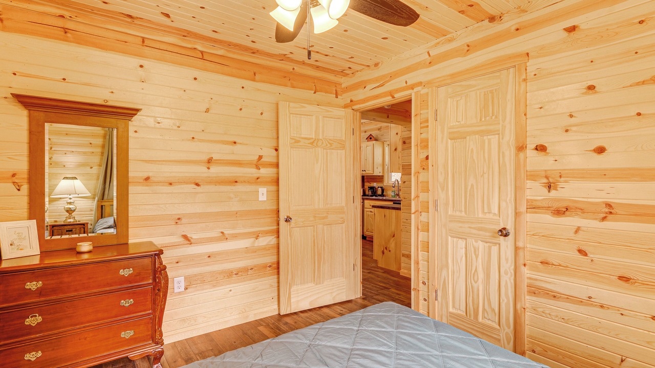 Photo of Bedroom in Marlinton