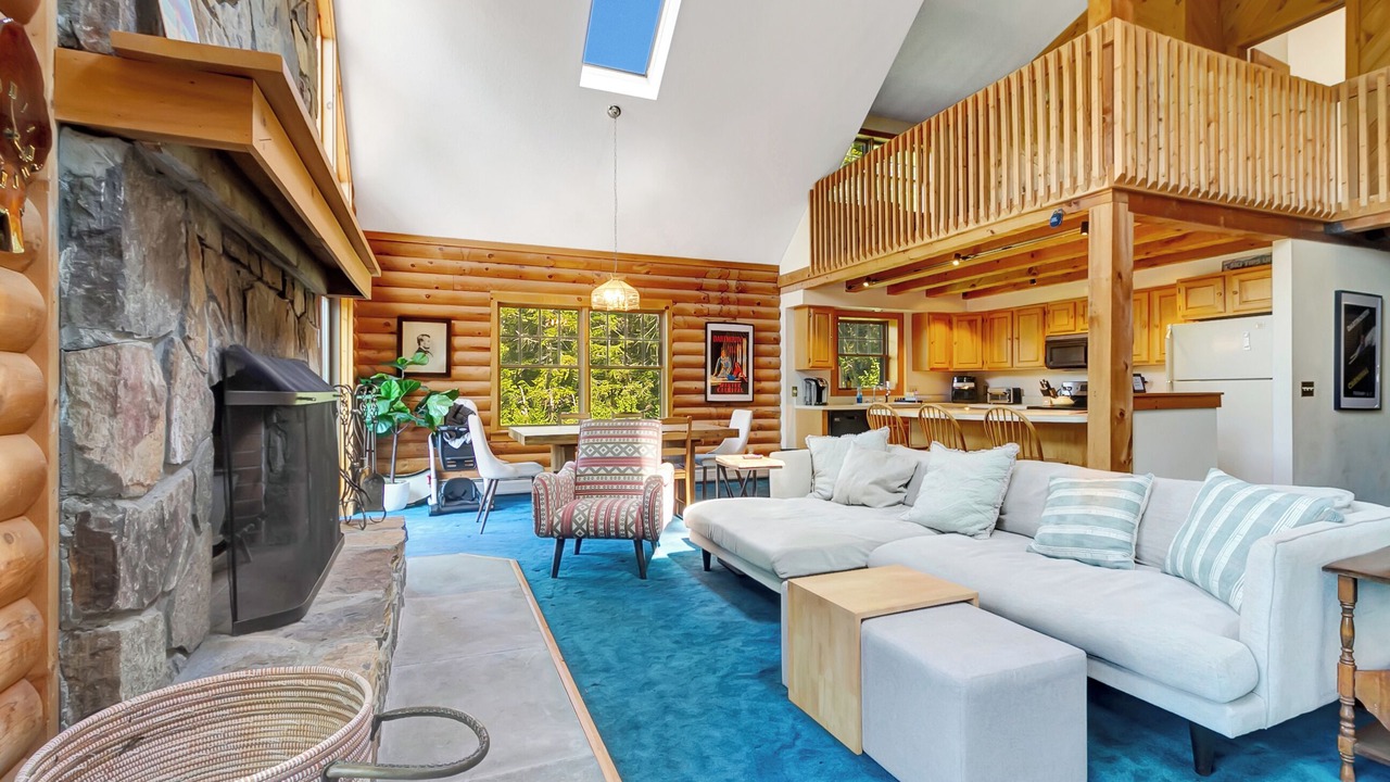 Photo of Livingroom in Weston