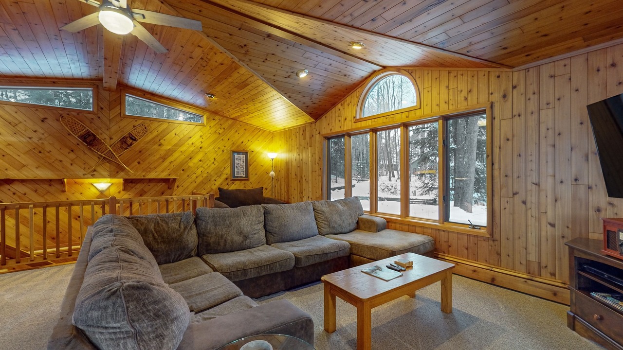 Photo of Livingroom in Lake Tomahawk