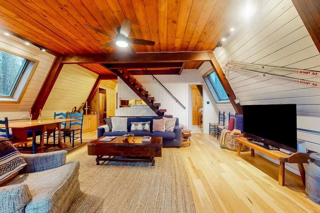 Photo of Livingroom in East Jamaica