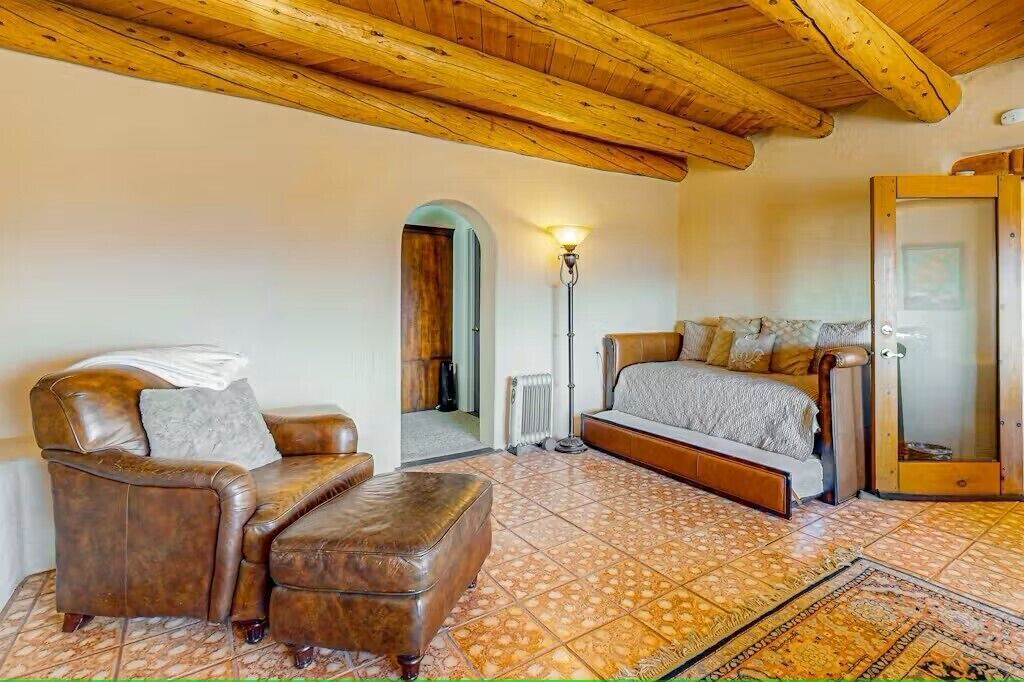 Photo of Bedroom in Arroyo Hondo