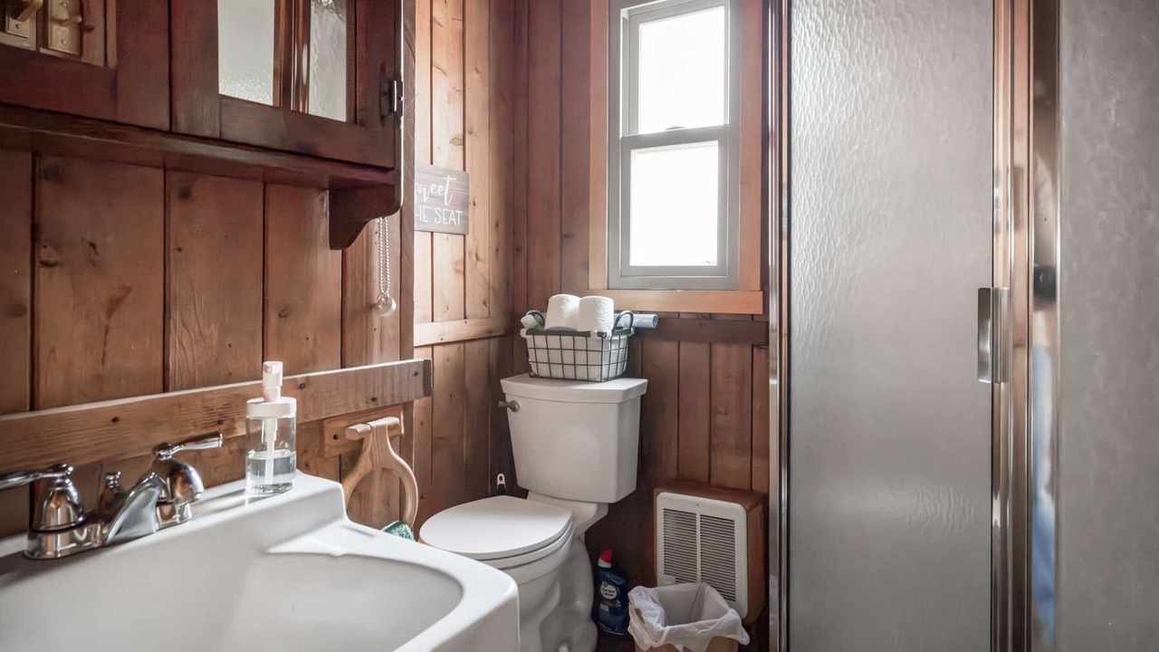 Photo of Bathroom in Kabletown