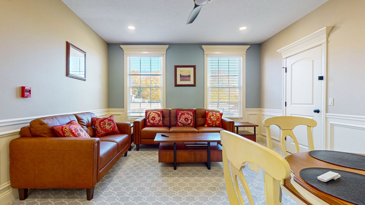 Photo of Livingroom in Holyoke