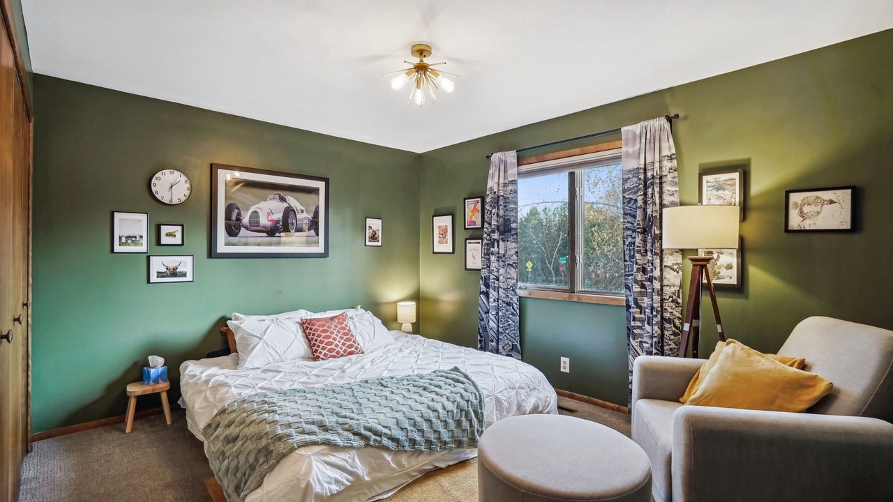 Photo of Bedroom in Mendota Heights