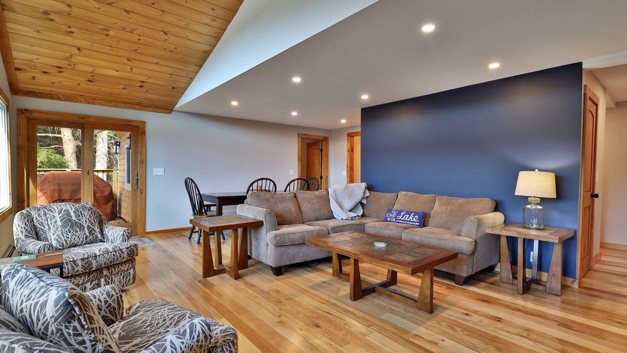 Photo of Livingroom in Forest Dale