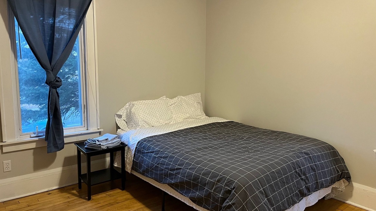 Photo of Bedroom in Summit - University