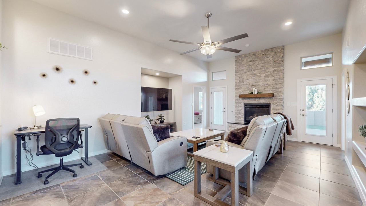 Photo of Livingroom in Vista Del Norte Alliance