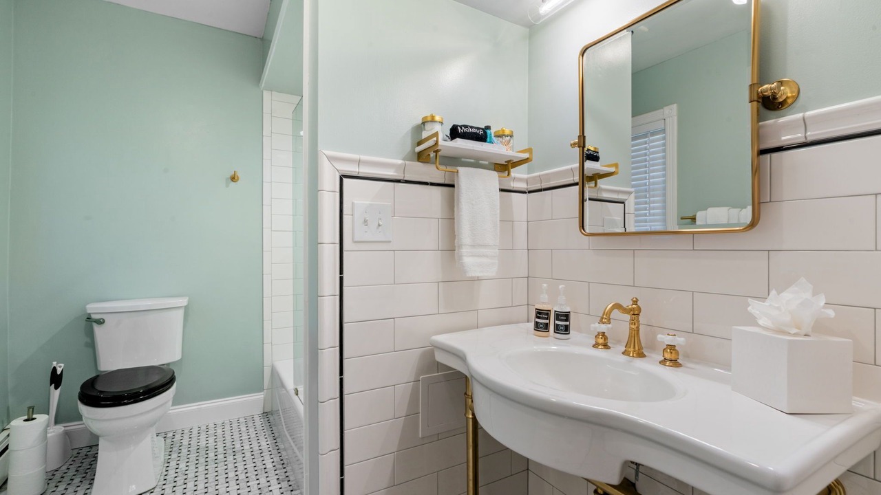 Photo of Bathroom in Hugo