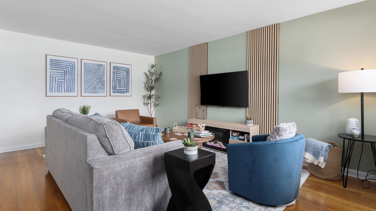 Photo of Livingroom in Sharon Heights