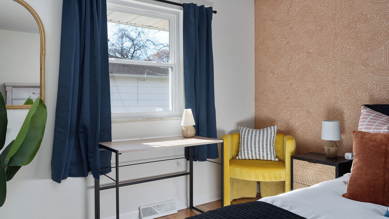 Photo of Bedroom in Sharon Heights
