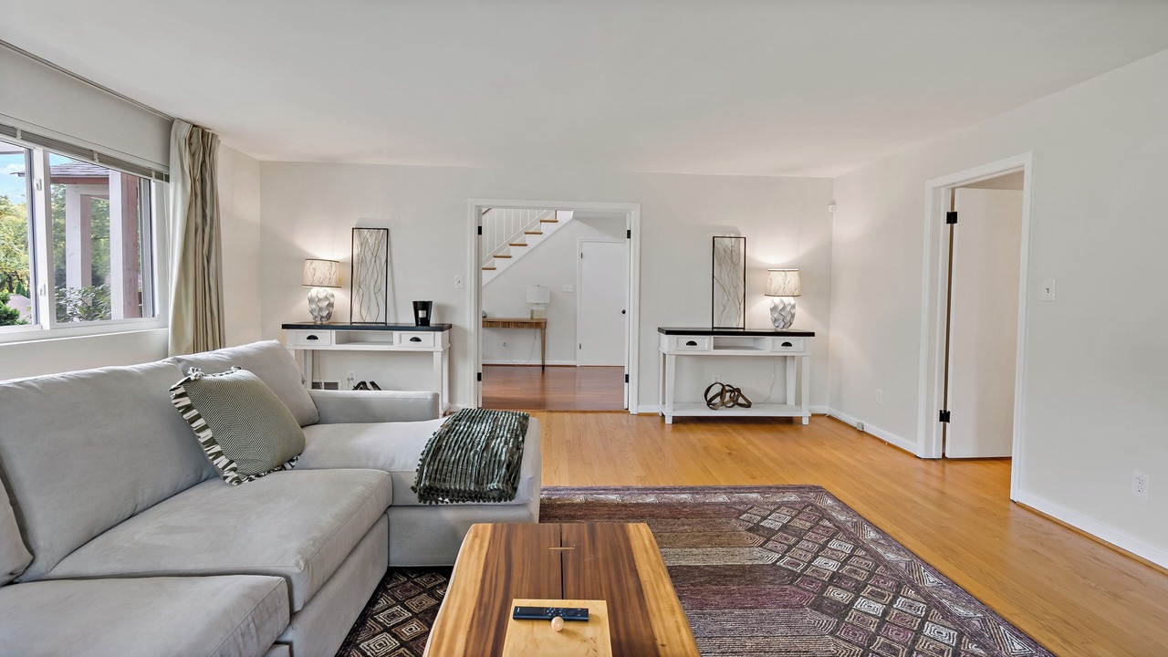 Photo of Livingroom in McLean