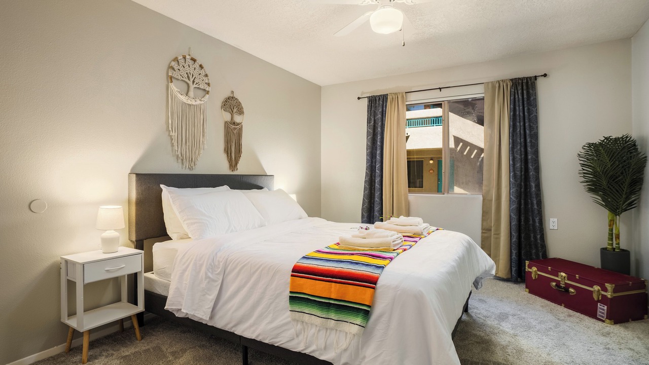 Photo of Bedroom in Glenwood Hills