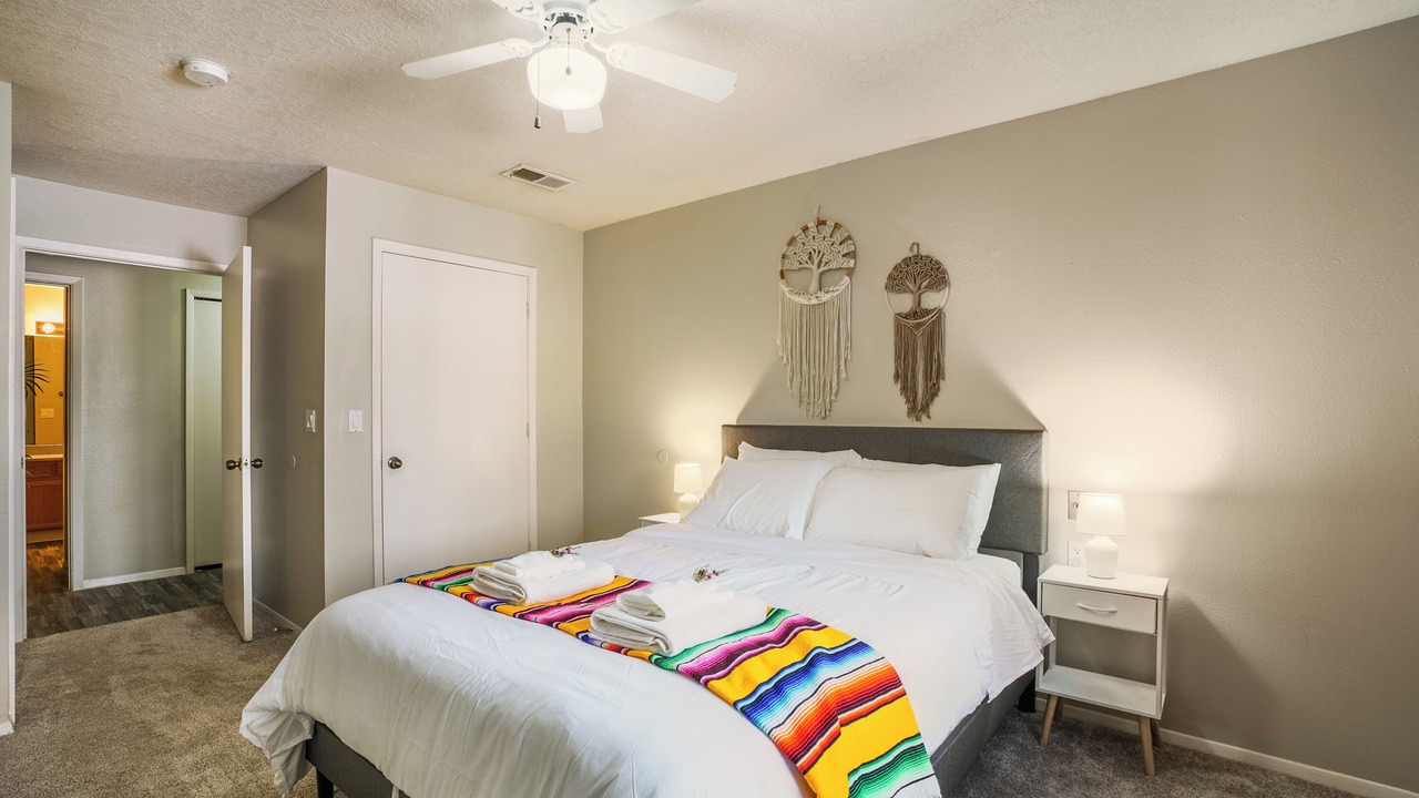 Photo of Bedroom in Glenwood Hills