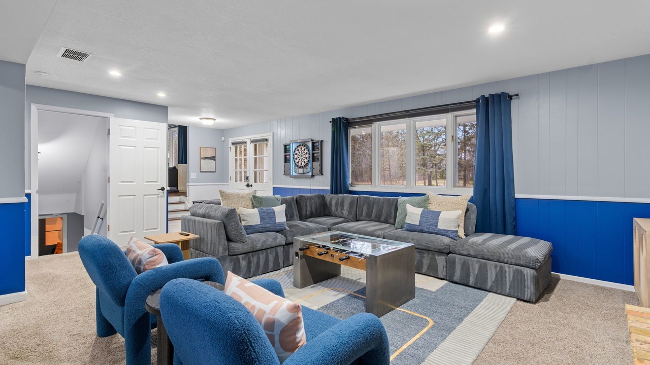 Photo of Livingroom in Brooklyn Park