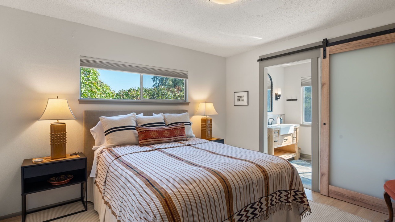 Photo of Bedroom in South Capitol