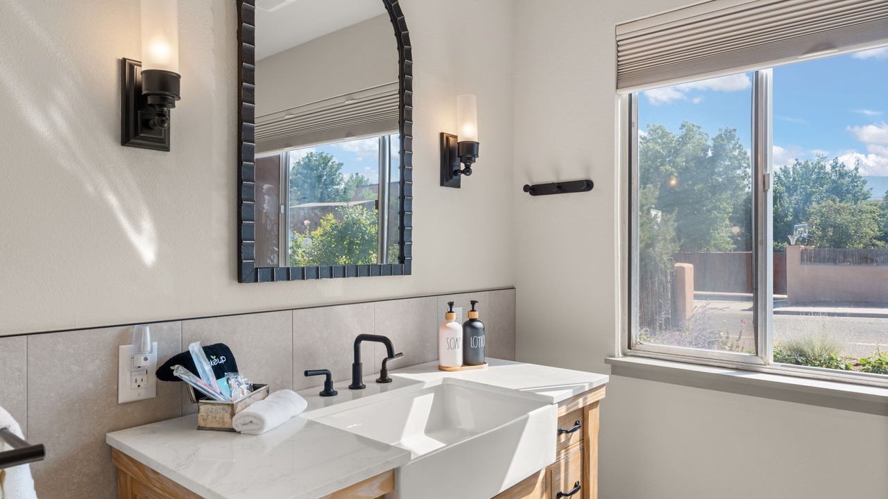 Photo of Bathroom in South Capitol
