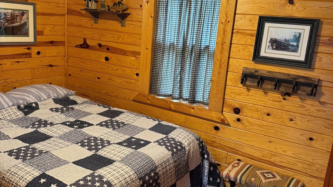 Photo of Bedroom in Spooner